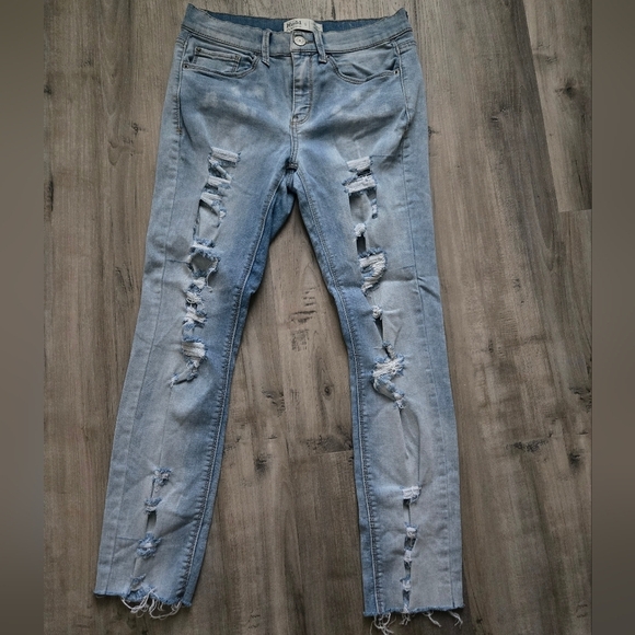 Mudd FLX Stretch Light Wash Low Rise Skinny Ripped Distressed Jeans Junior 9 - Picture 4 of 10